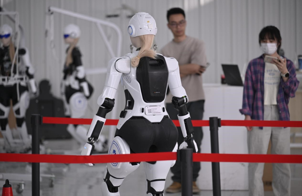 EXEED Unveils AiMOGA Intelligent Robots and ES Performance Edition at Shanghai Auto Show Pioneering a New Era of Smart and Performance-Driven Innovation