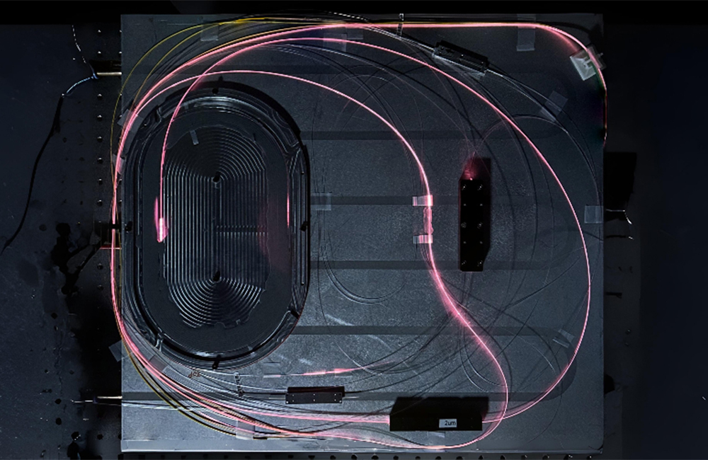 Technology Innovation Institute Unveils 2 µm Fiber Laser
