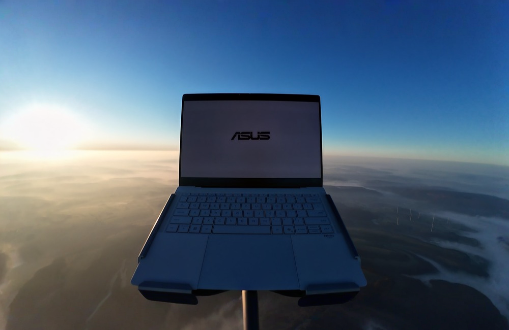 ASUS Tests ExpertBook Ultra Above Everest Altitude